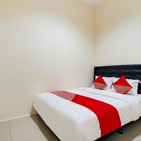 Super Oyo 90778 River Inn Malioboro Yogyakarta Kültér fotó