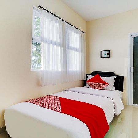Super Oyo 90778 River Inn Malioboro Yogyakarta Kültér fotó