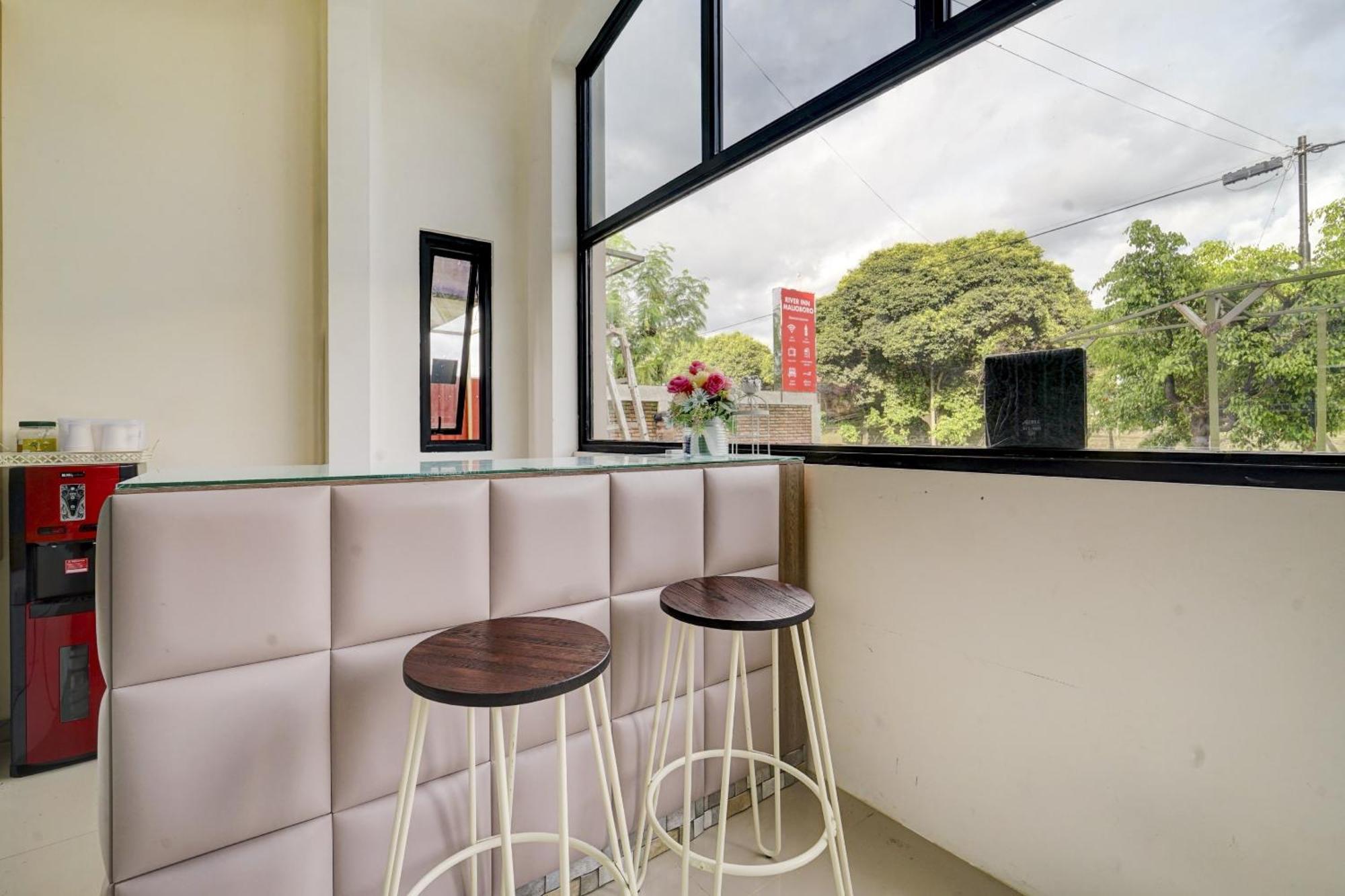 Super Oyo 90778 River Inn Malioboro Yogyakarta Kültér fotó