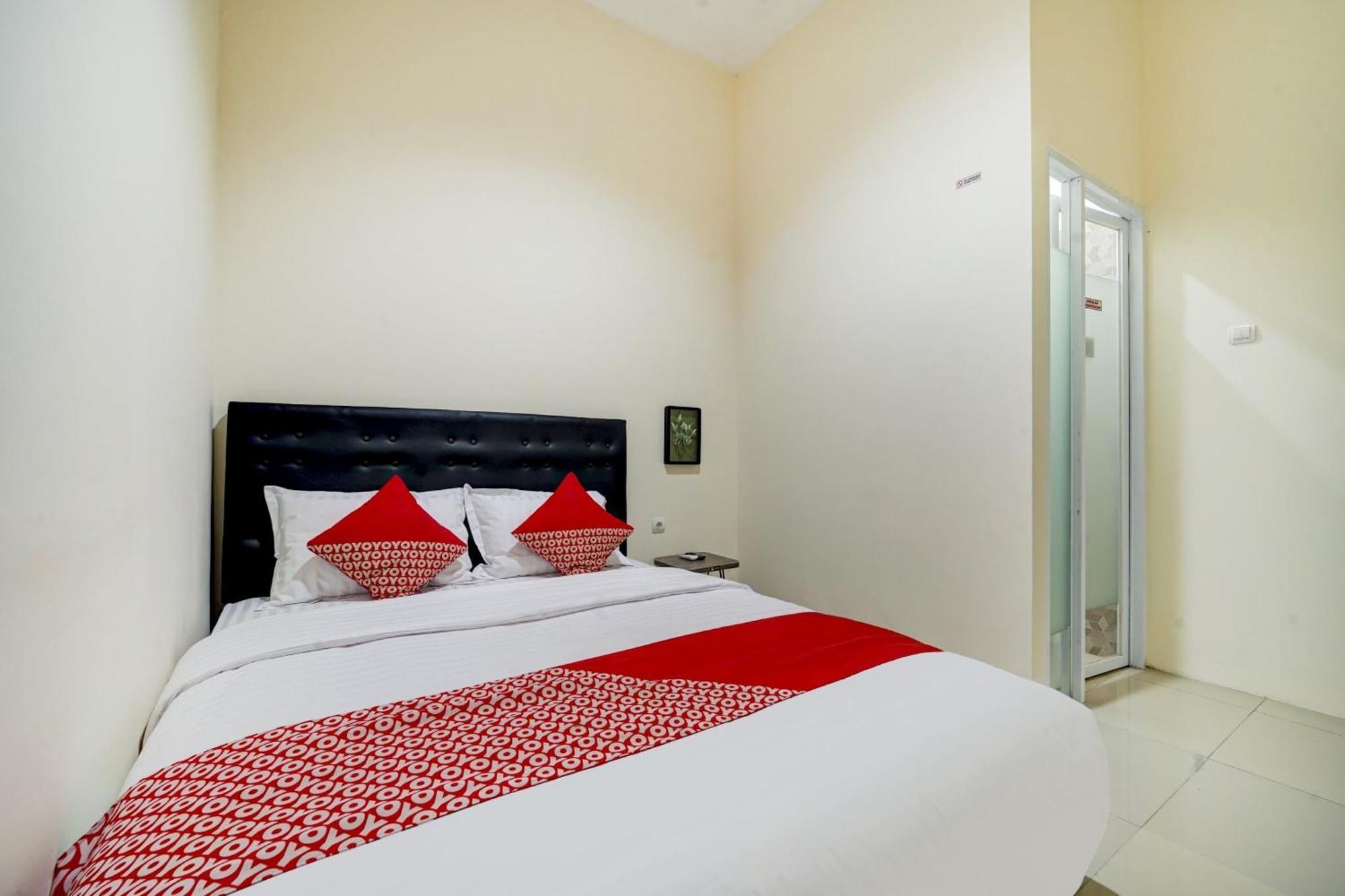 Super Oyo 90778 River Inn Malioboro Yogyakarta Kültér fotó
