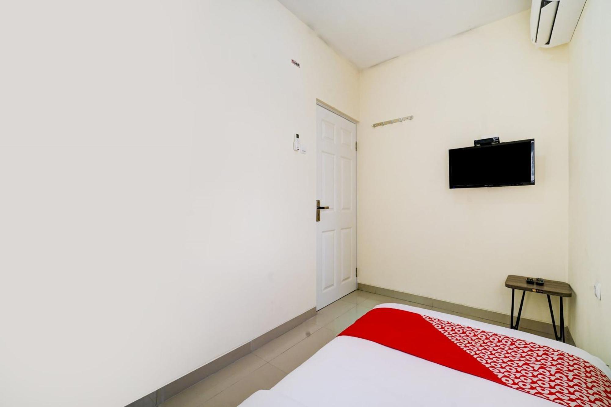 Super Oyo 90778 River Inn Malioboro Yogyakarta Kültér fotó