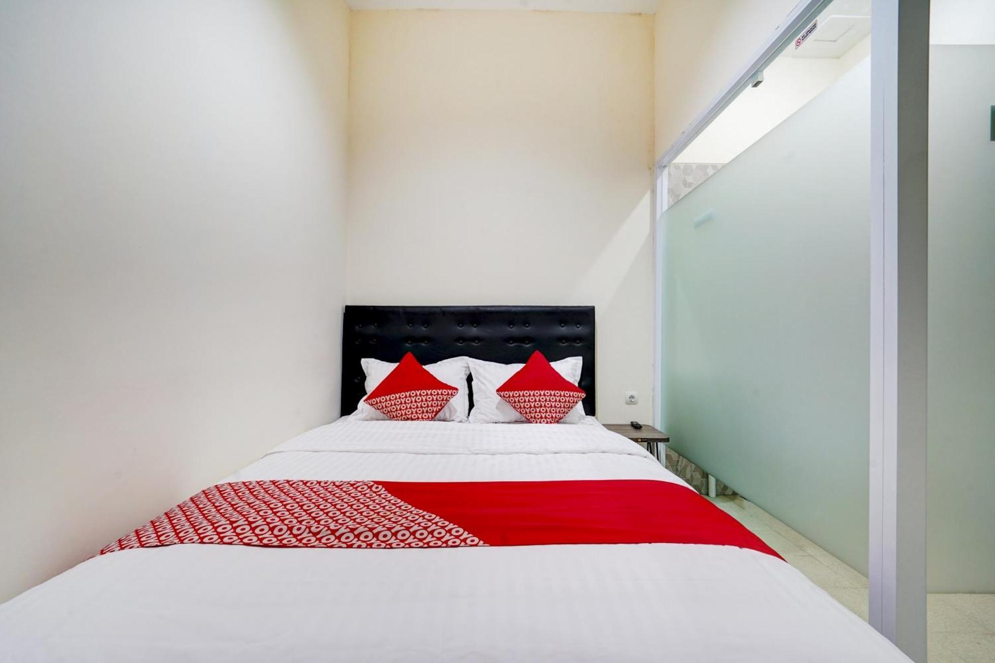 Super Oyo 90778 River Inn Malioboro Yogyakarta Kültér fotó