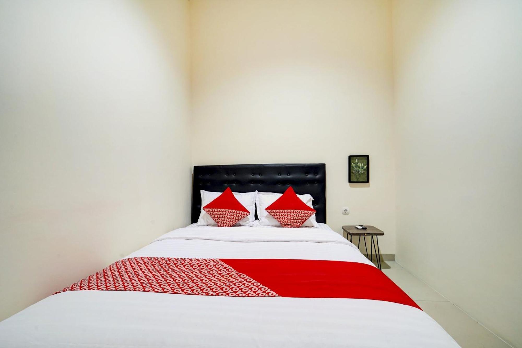 Super Oyo 90778 River Inn Malioboro Yogyakarta Kültér fotó