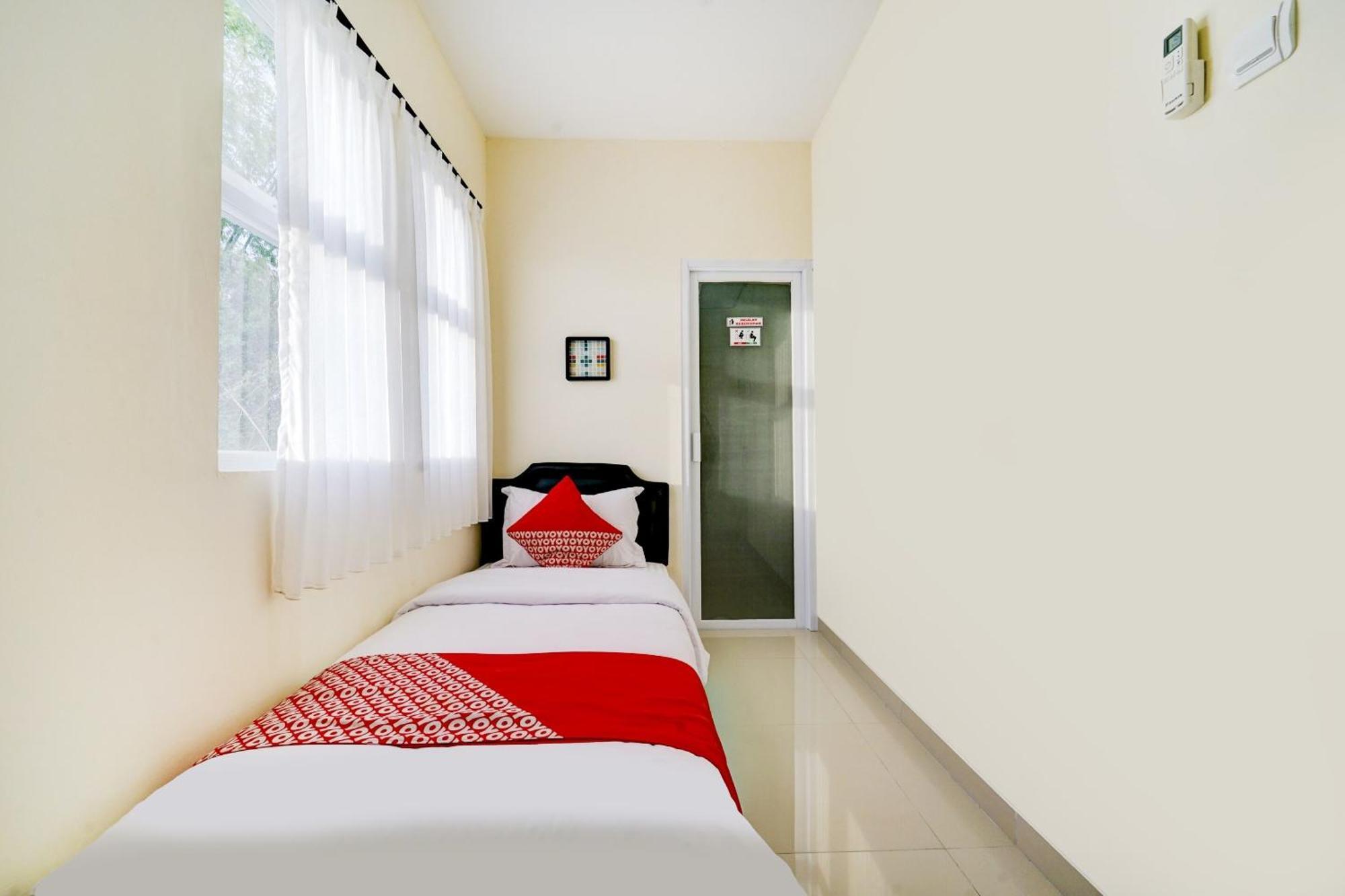 Super Oyo 90778 River Inn Malioboro Yogyakarta Kültér fotó
